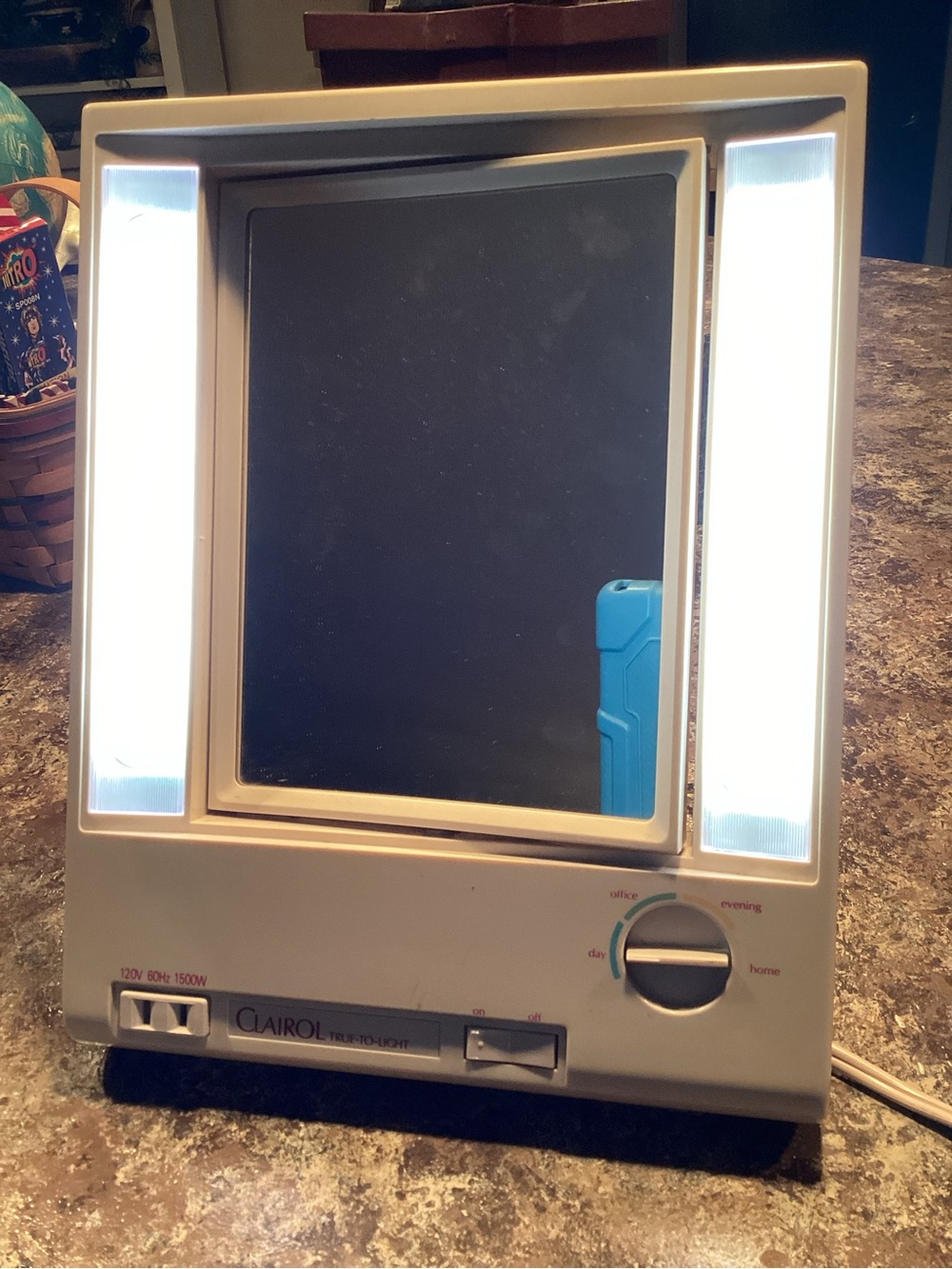 vintage Clairol True-to-Light VII lighted makeup mirror